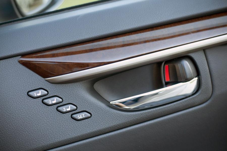  Lexus ES350 2013 года  (фото 14 из 64)